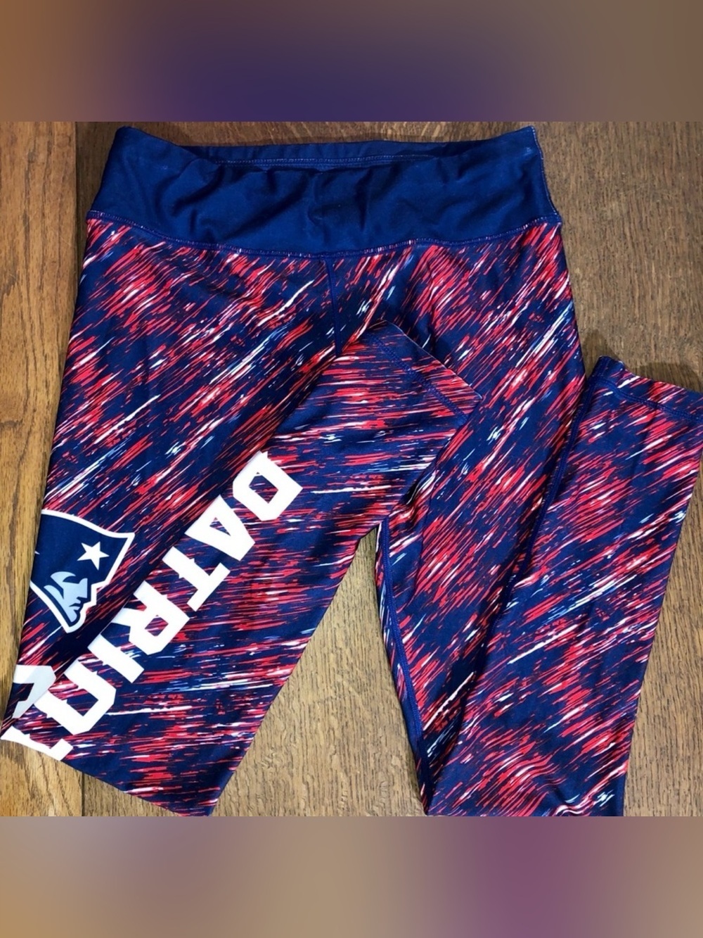 NFL Patriots Patterned Logo Football Leggings M
